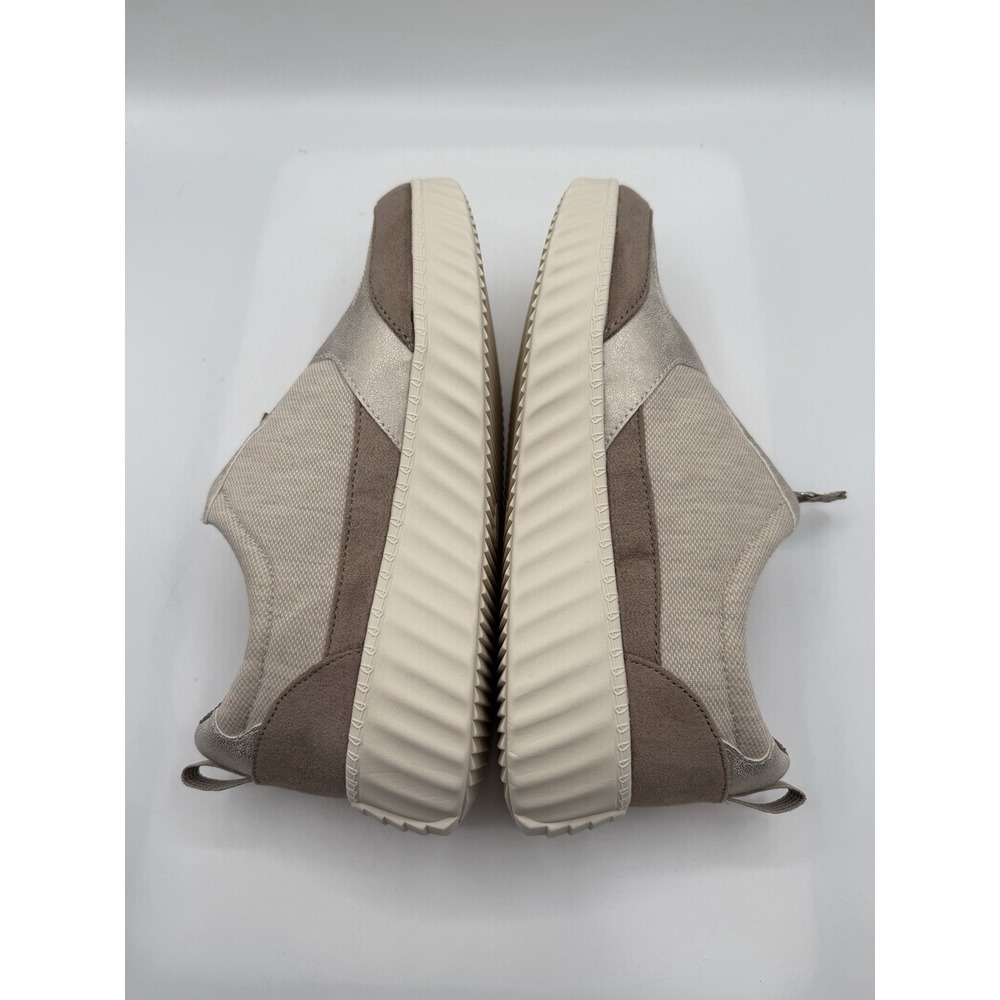 BZees Winner Comfort Sneaker, Women's 10 M, Beige,Gold Metallic Accents,Zip,NIB - Picture 8 of 16